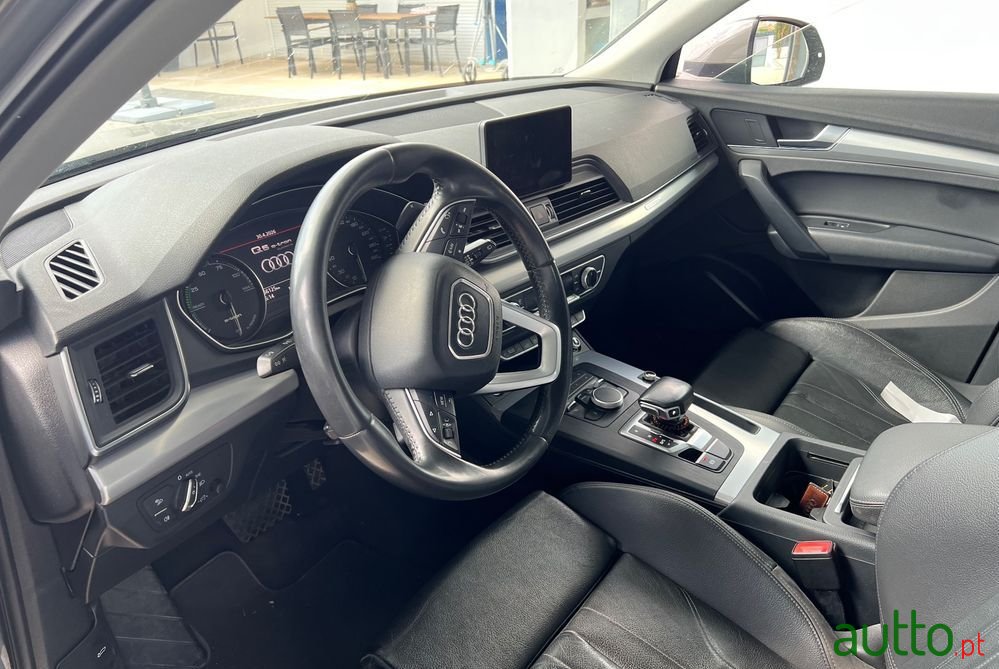 2020' Audi Q5 50 Tfsie Quattro S Tronic photo #5