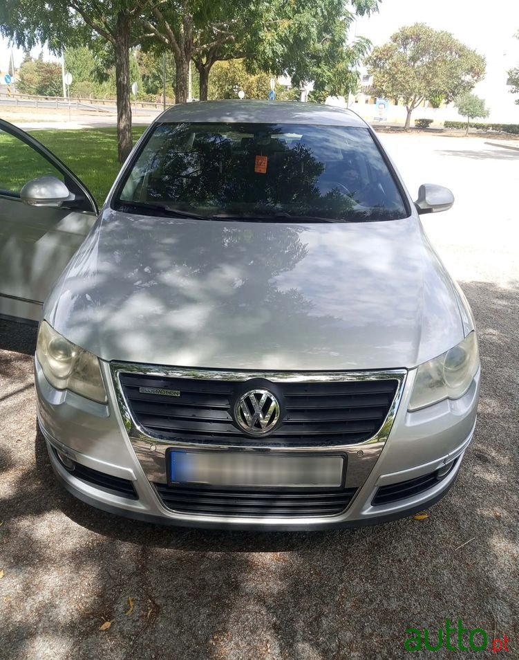 2009' Volkswagen Passat photo #1