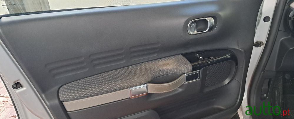 2016' Citroen C4 Cactus 1.6 Bluehdi Feel photo #3