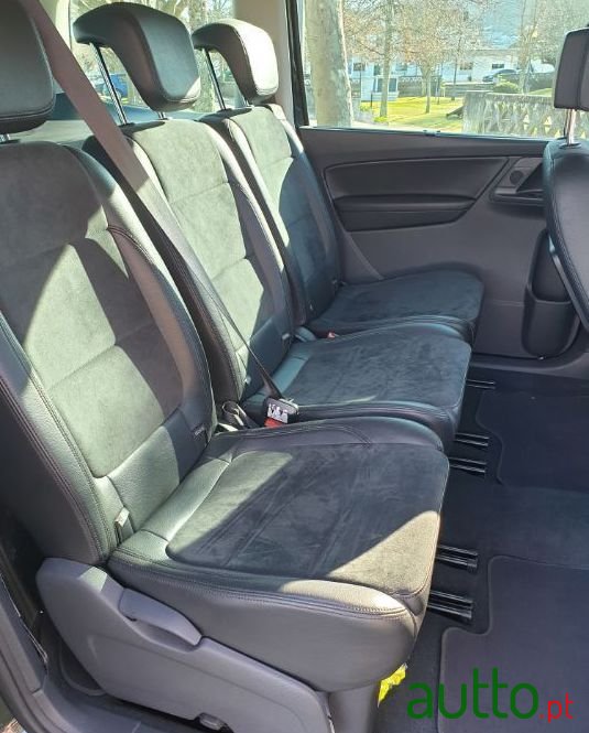 2013' Volkswagen Sharan photo #2