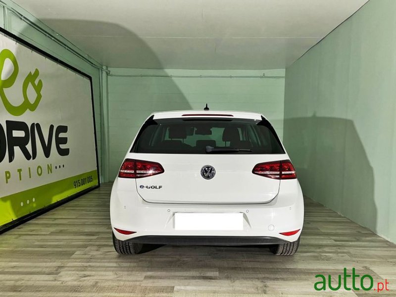 2015' Volkswagen E-Golf photo #3