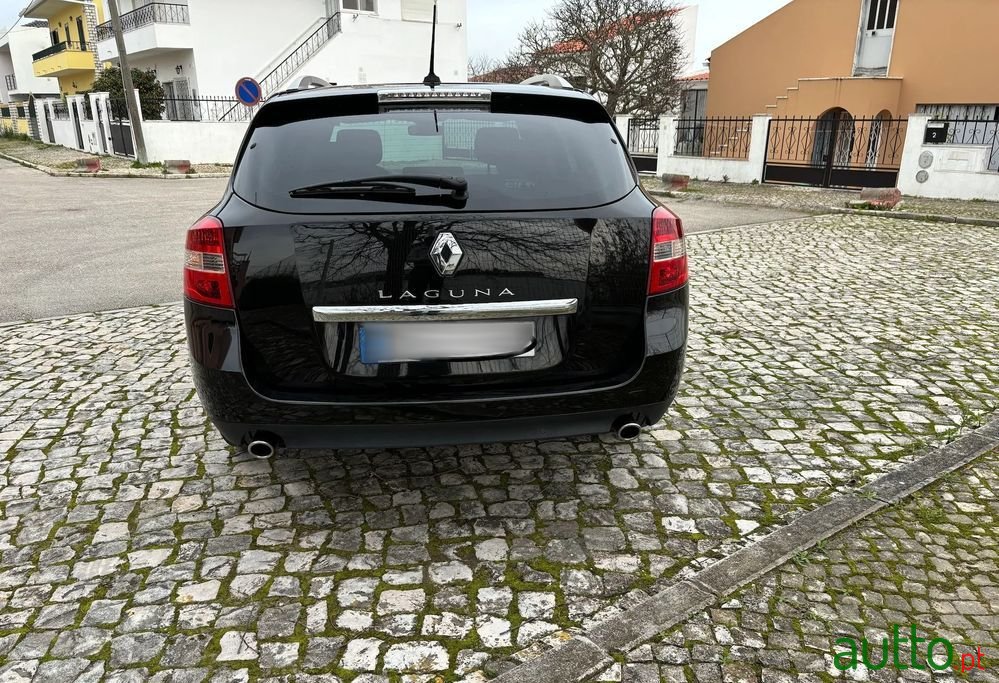 2009' Renault Laguna Break photo #6