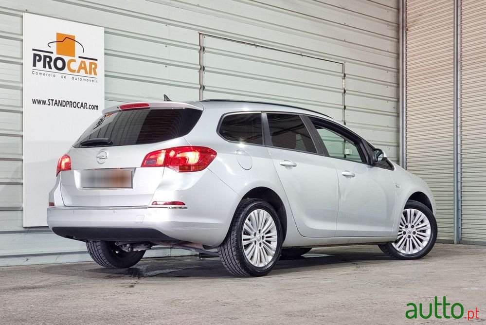 2015' Opel Astra Sports Tourer photo #2