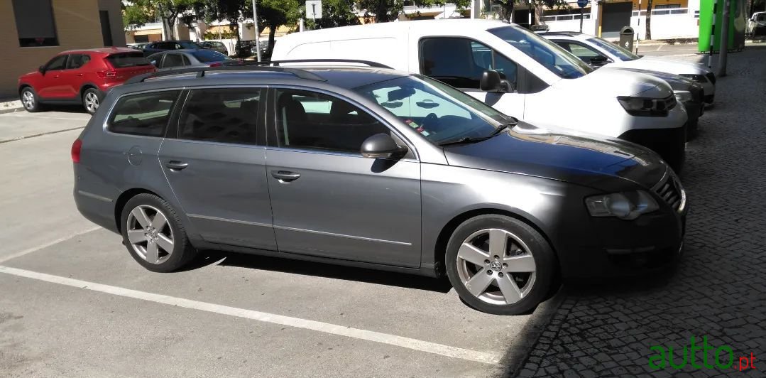 2007' Volkswagen Passat photo #6