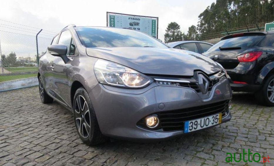 2015' Renault Clio Sport Tourer photo #4