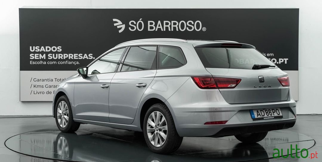 2020' SEAT Leon St photo #2