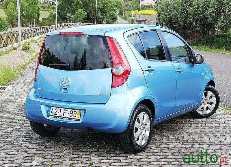 2010' Opel Agila photo #2