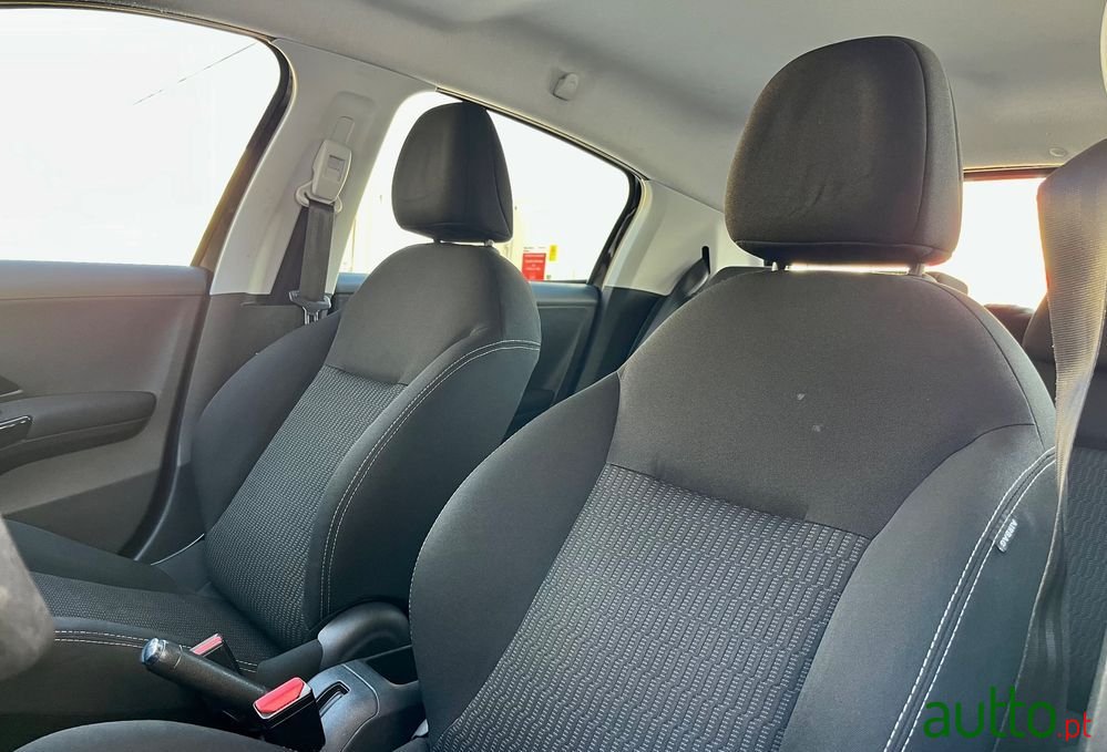 2018' Peugeot 208 photo #6