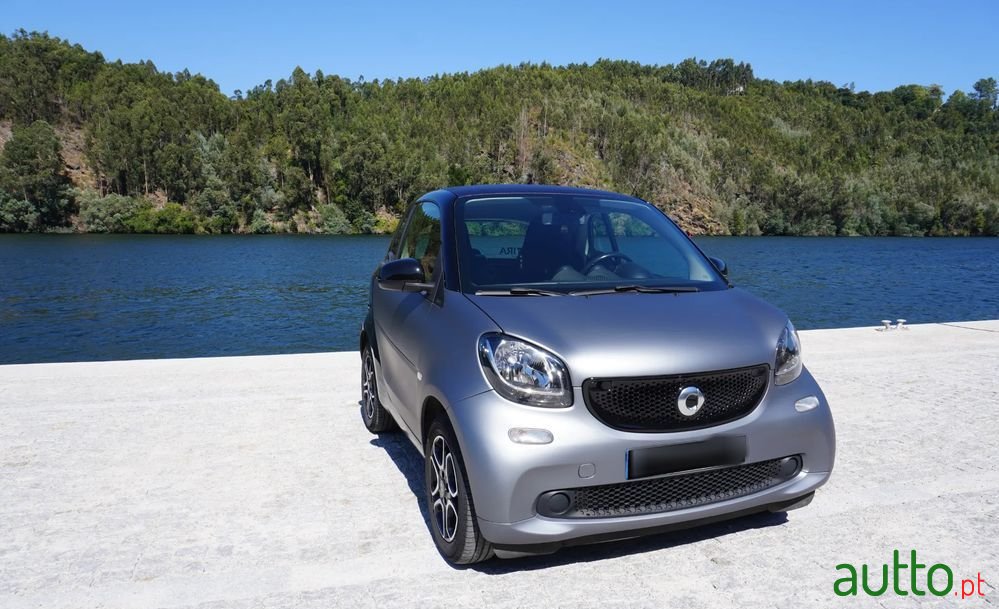 2016' Smart Fortwo Passion photo #3