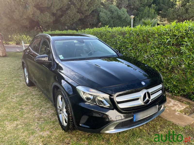 2014' Mercedes-Benz GLA 200 Cdi Urban photo #2