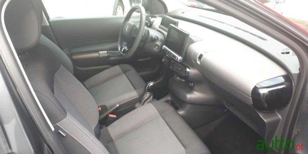 2015' Citroen C4 Cactus photo #2