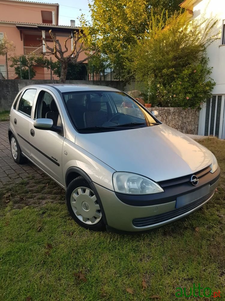 2001' Opel Corsa photo #1