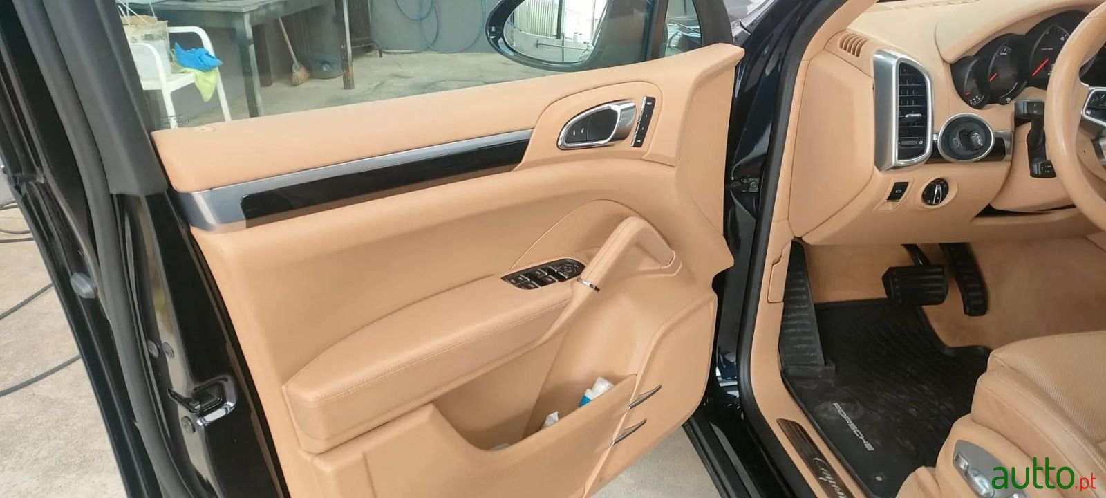 2015' Porsche Cayenne photo #4