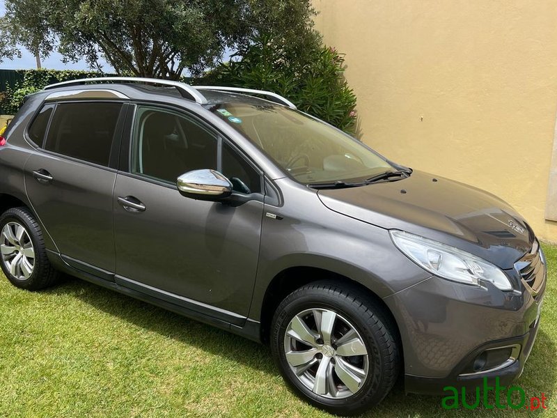 2015' Peugeot 2008 photo #2