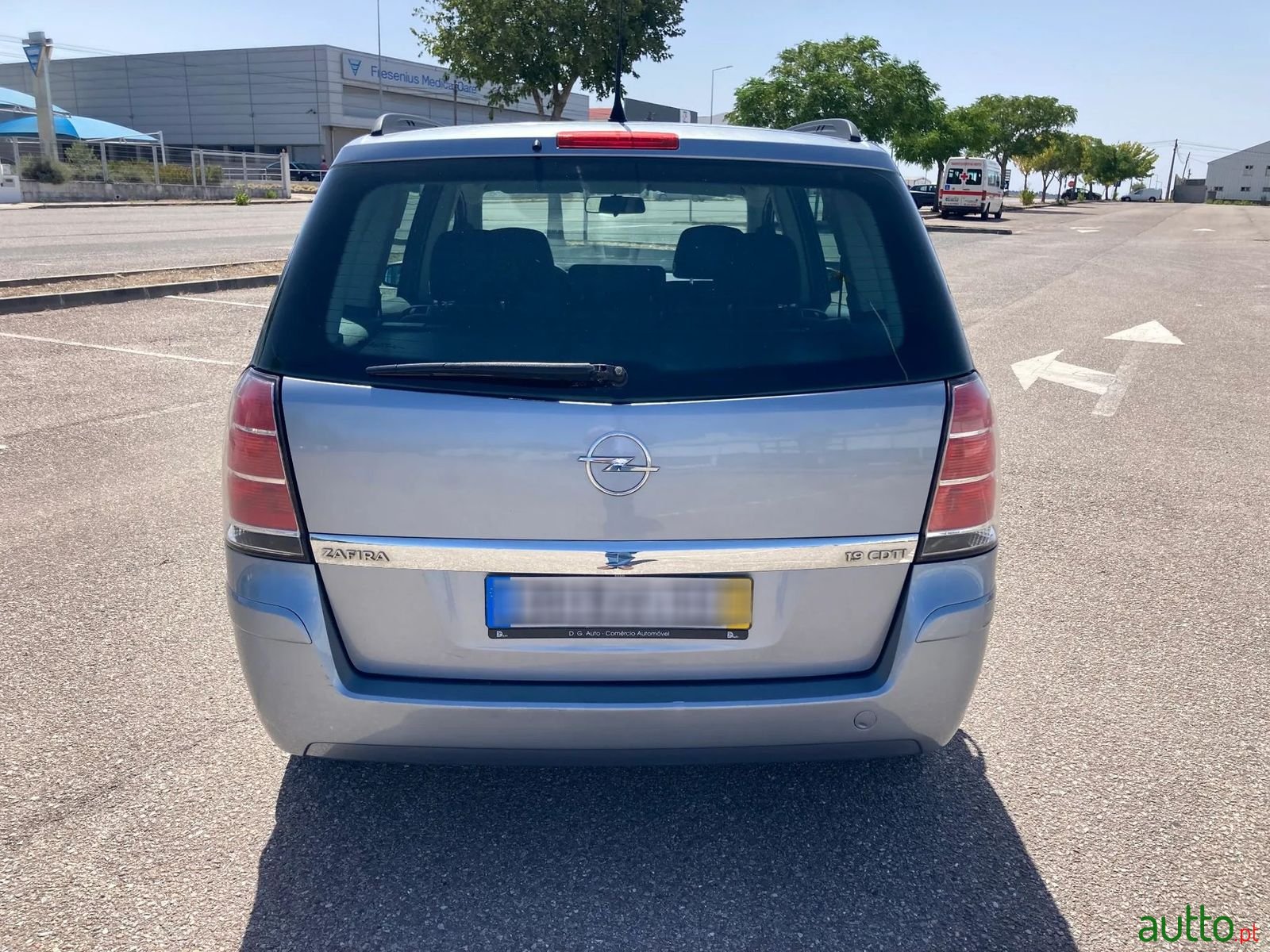 2005' Opel Zafira photo #4