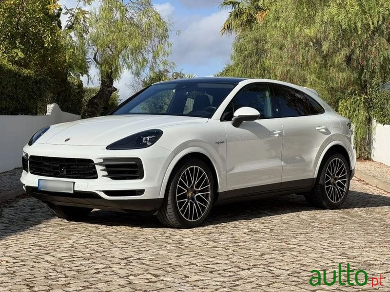 2020' Porsche Cayenne E-Hybrid photo #1