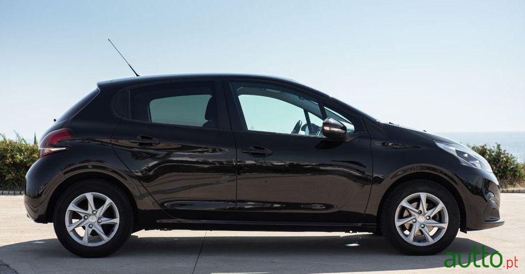 2015' Peugeot 208 photo #1