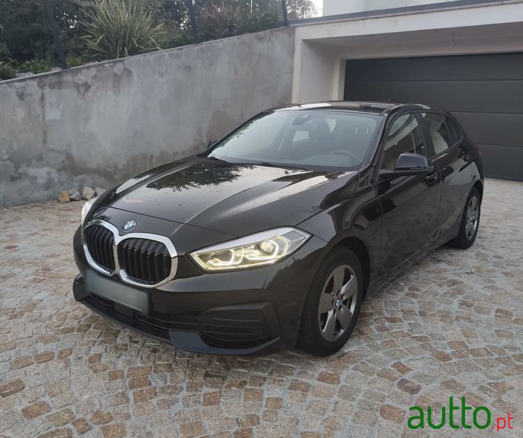 2023' BMW Série 1 D Advantage photo #3