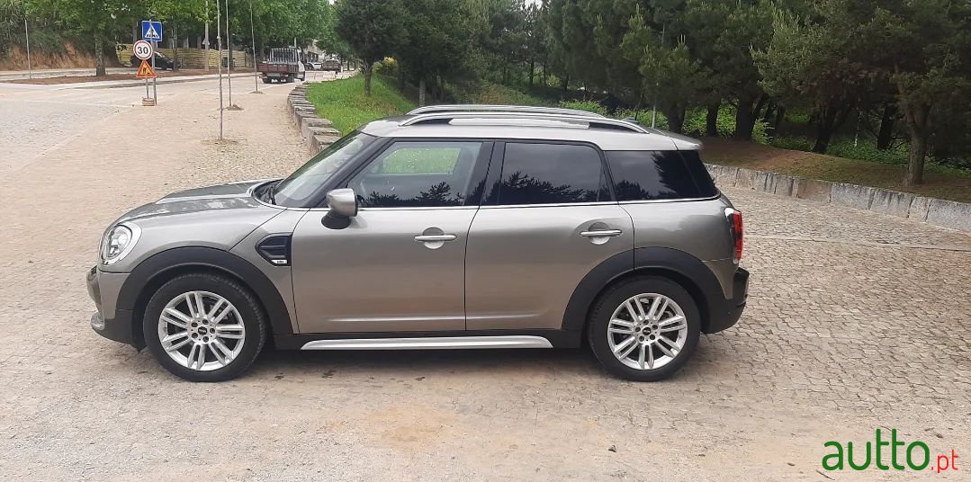 2019' MINI Countryman photo #3
