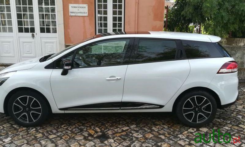 2015' Renault Clio Sport Tourer photo #2