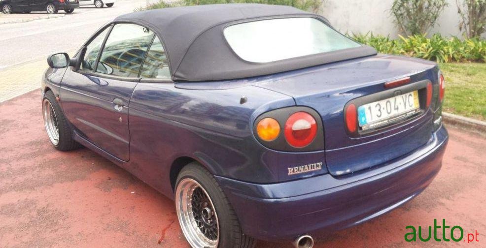 1998' Renault Megane 2.0 16V photo #2