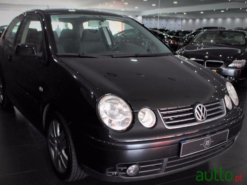2004' Volkswagen Polo photo #2