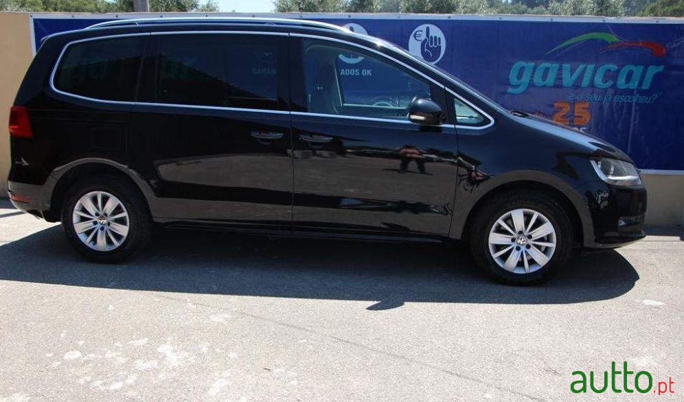 2012' Volkswagen Sharan photo #2