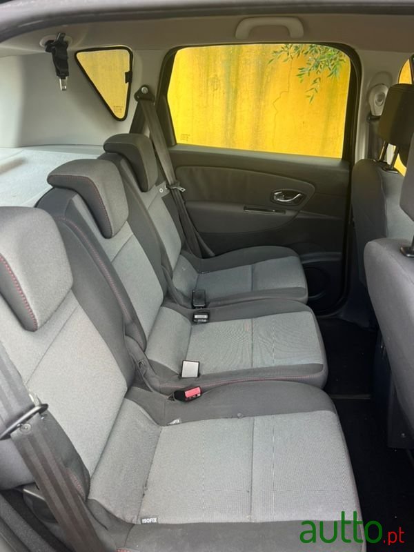 2013' Renault Scenic photo #5