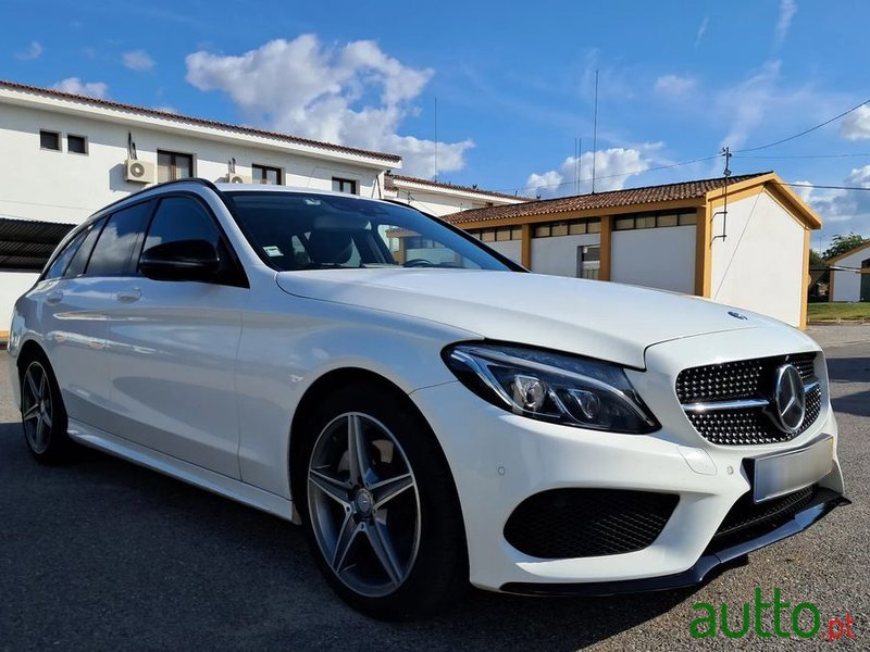 2015' Mercedes-Benz Classe C Bluetec photo #3