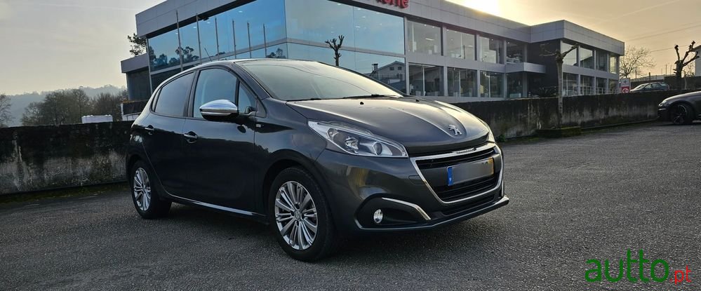2016' Peugeot 208 photo #2