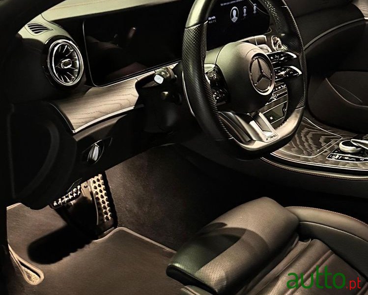 2020' Mercedes-Benz Classe E 4Matic+ photo #6