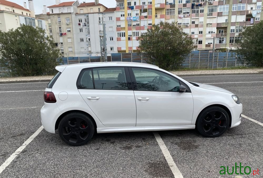 2011' Volkswagen Golf 1.6 Tdi Edition photo #6