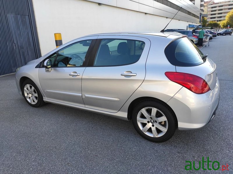 2011' Peugeot 308 1.6 Hdi Active photo #2