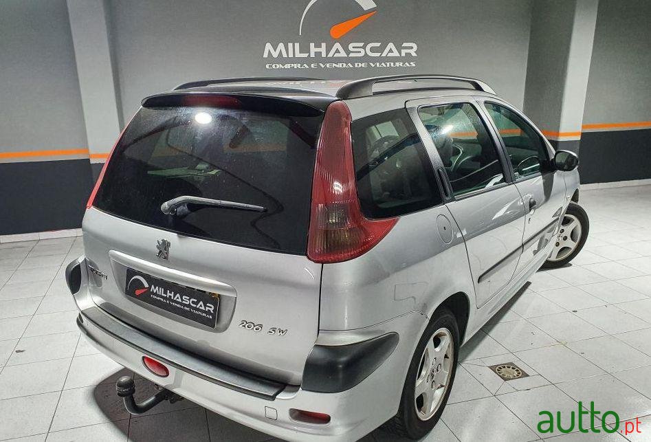 2005' Peugeot 206 Sw photo #2