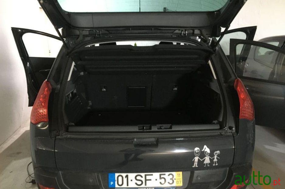 2011' Peugeot 3008 1.6 Executive photo #2