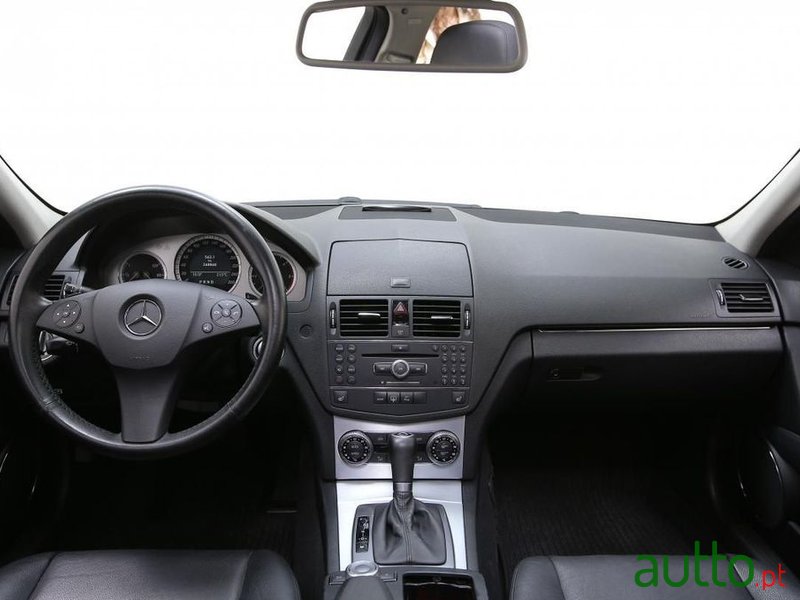 2008' Mercedes-Benz Classe C photo #6