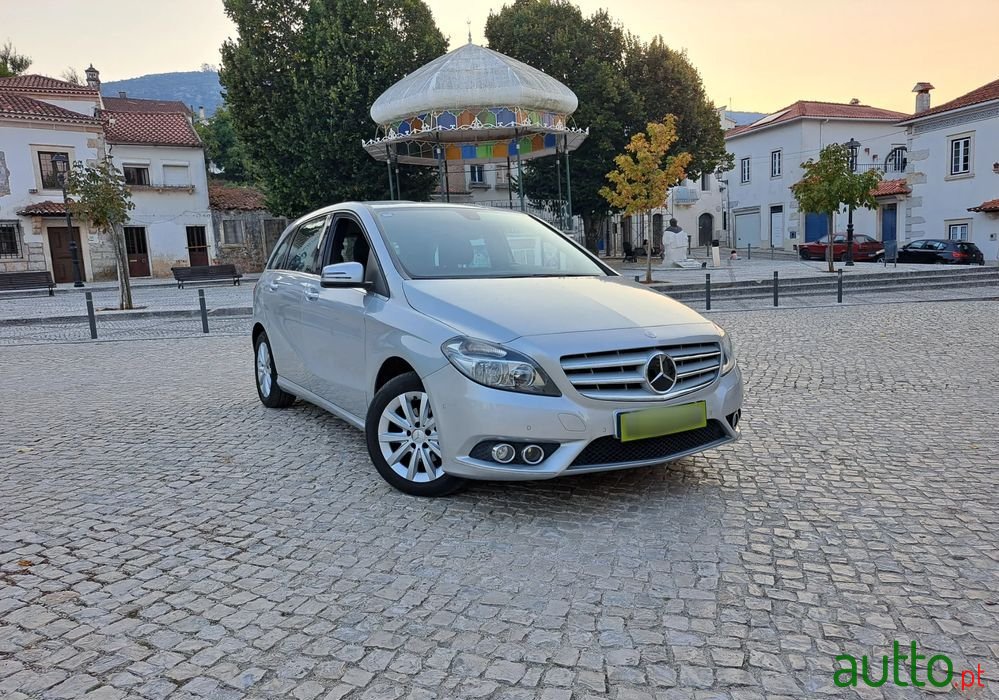 2015' Mercedes-Benz Classe B Cdi Style photo #6