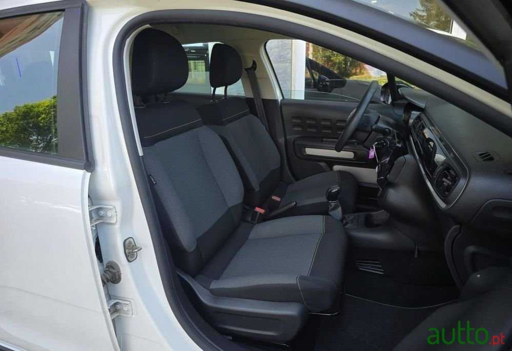 2018' Citroen C3 1.2 Puretech Feel photo #6