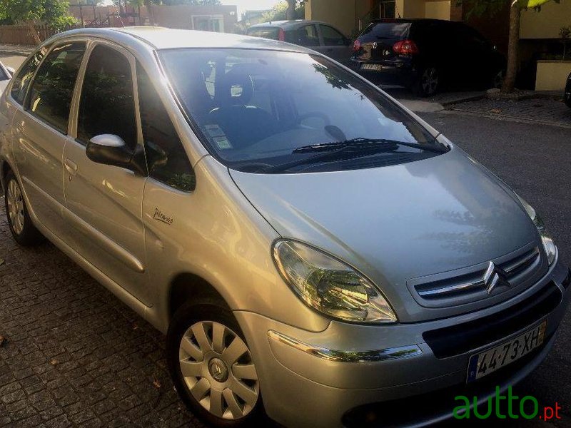 2004' Citroen Xsara Picasso 1.6 Hdi photo #2