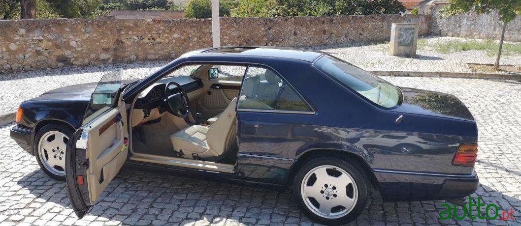 1991' Mercedes-Benz 300 photo #1