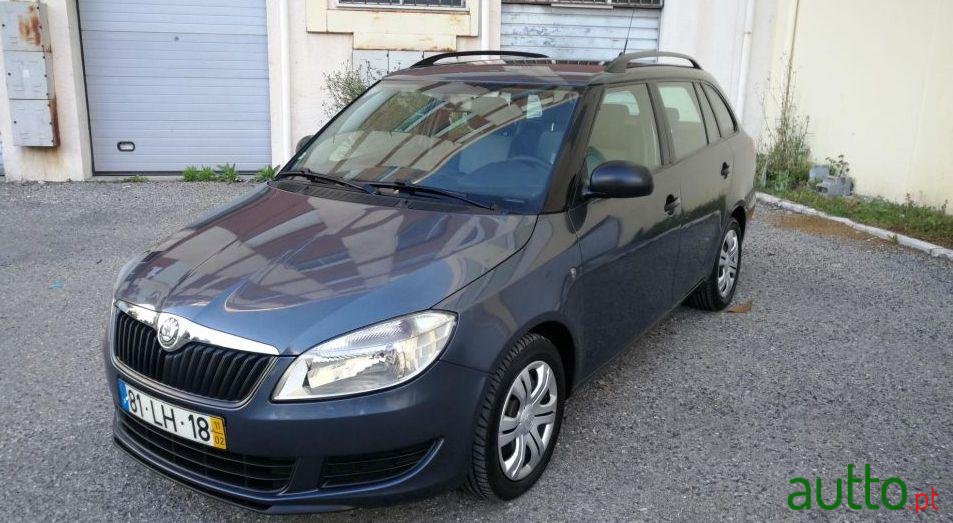 2011' Skoda Fabia Break photo #2