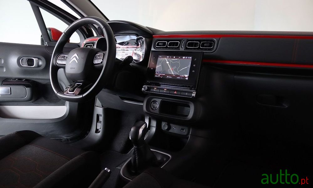 2018' Citroen C3 photo #6