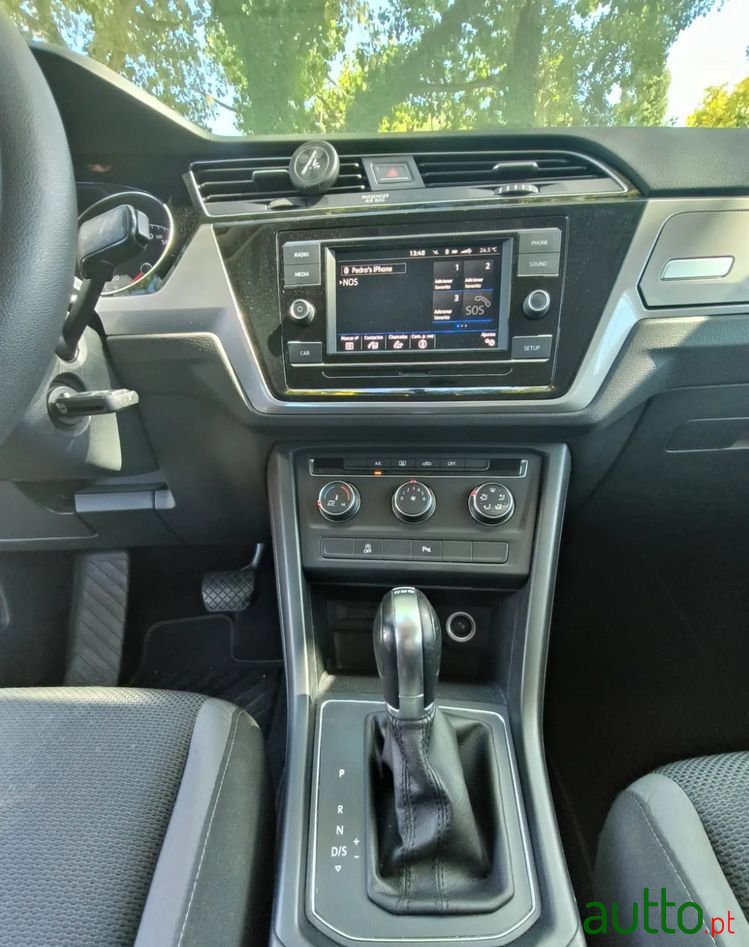 2019' Volkswagen Touran photo #5