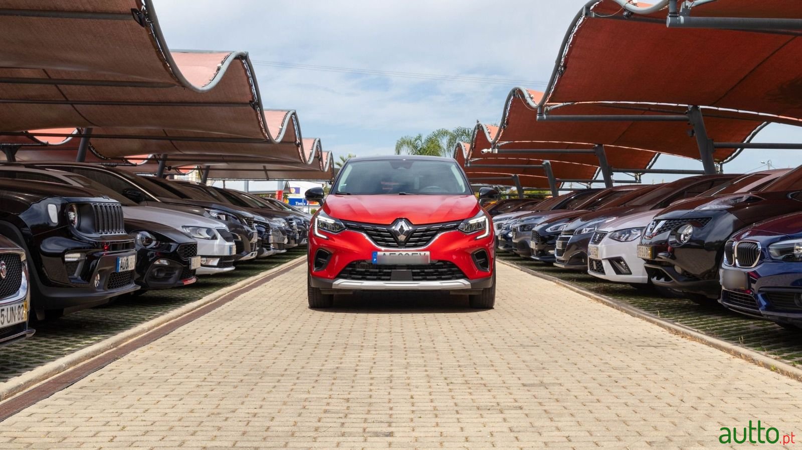 2021' Renault Captur photo #2