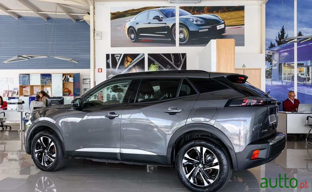 2022' Peugeot 2008 1.5 Bluehdi Allure photo #4