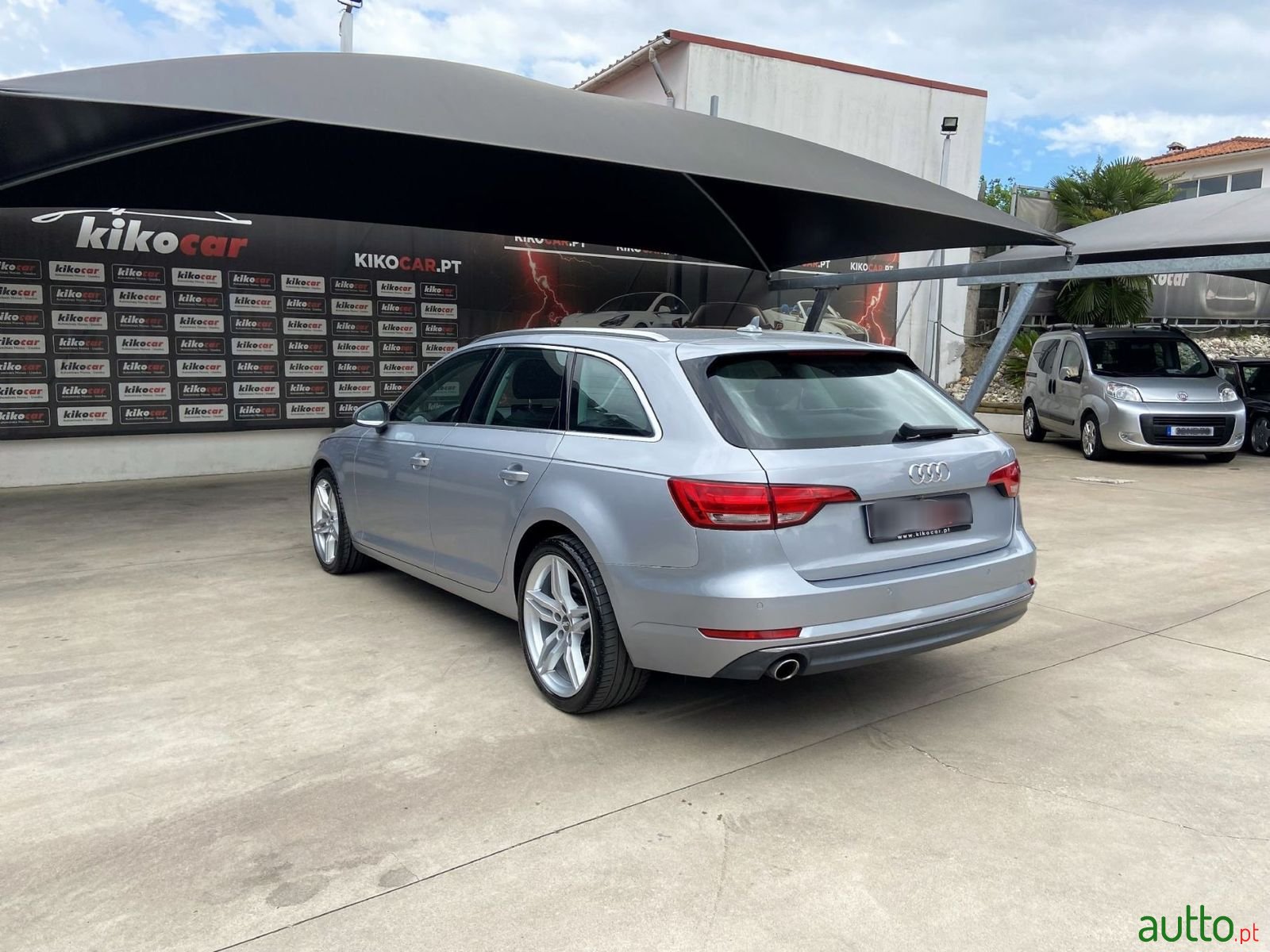 2016' Audi A4 Avant photo #5