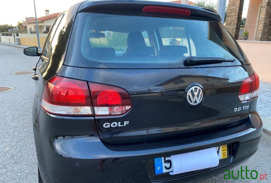 2009' Volkswagen Golf photo #1