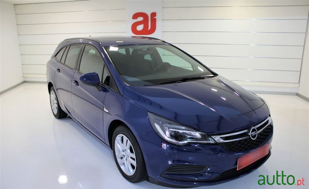 2018' Opel Astra Sports Tourer photo #3