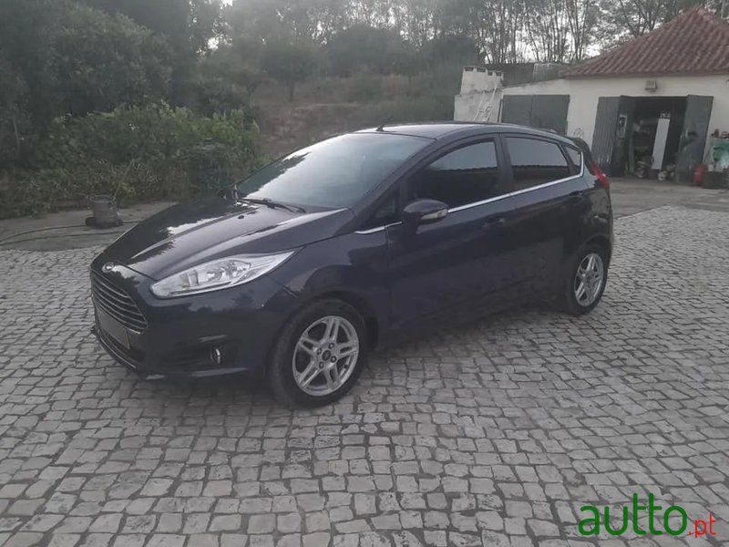 2014' Ford Fiesta photo #1