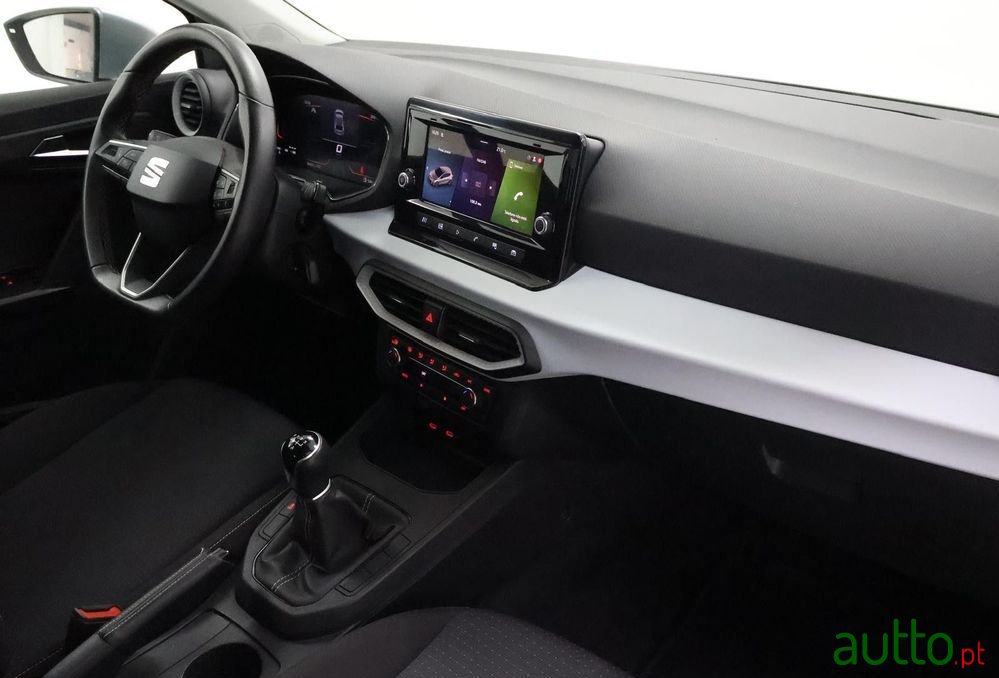 2024' SEAT Ibiza 1.0 Tsi Style photo #3